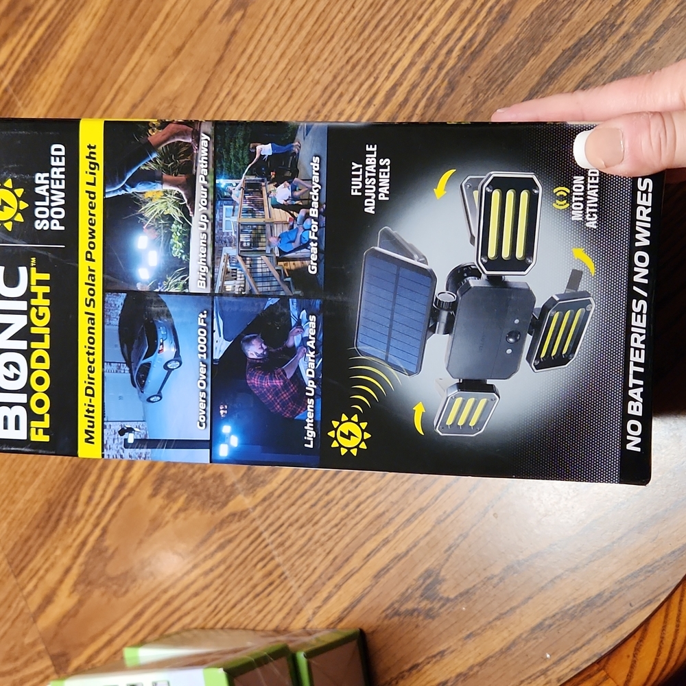 Bionic Floodlight - Picture 2 of 2